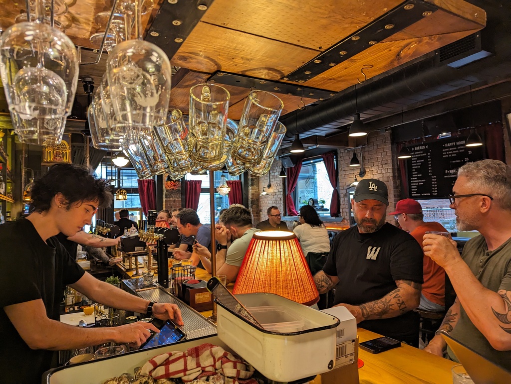 Figure 28: Pub Saint Pierre