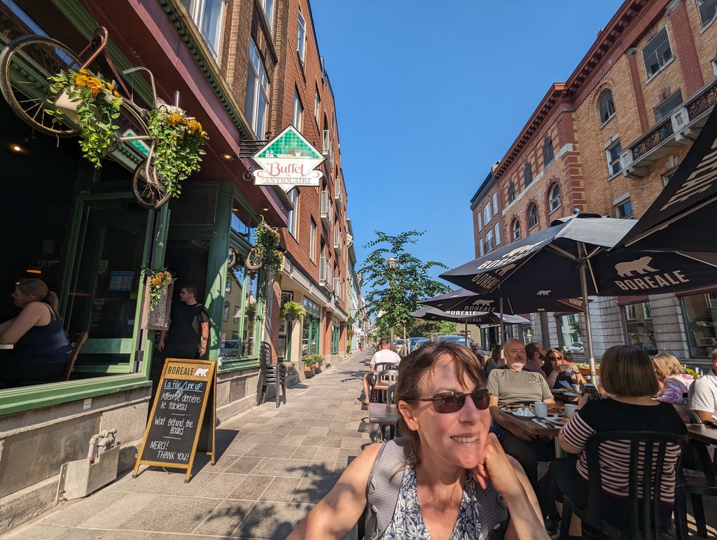 Figure 38: Brunch, L’Antiquaire Buffet