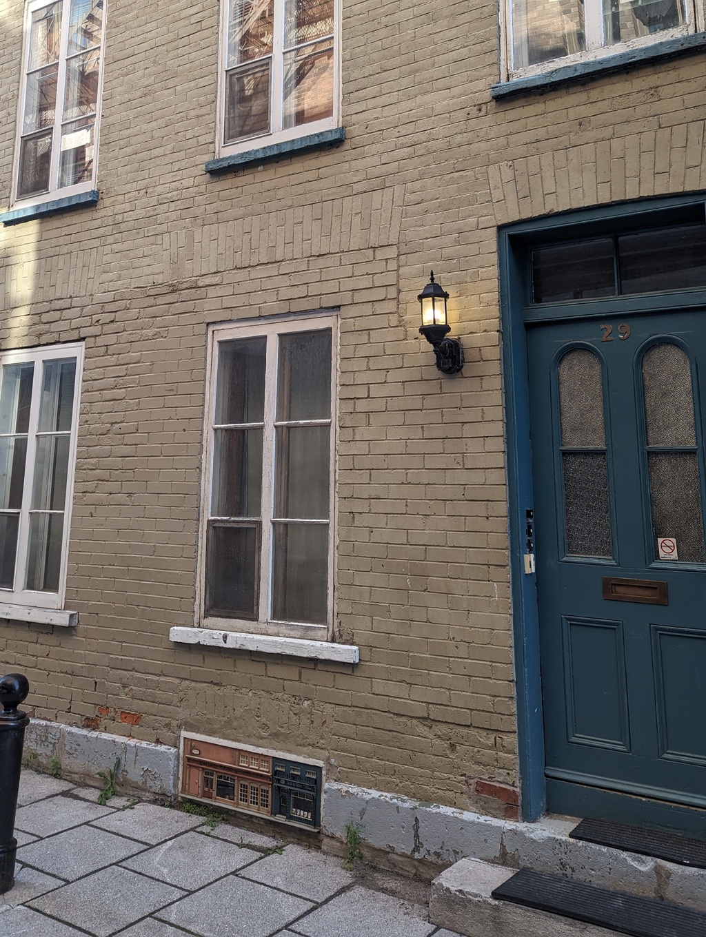 Figure 36: Petit Québec, AnonyMouse Collective