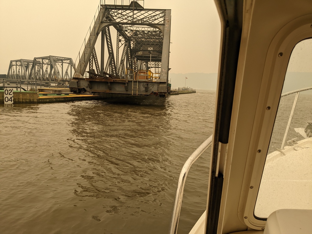 Figure 14: Spuyten Duyvil railroad swing bridge (bf)